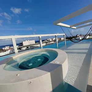https://incredible-beautiful-studio-steps-from-the-beach-by-yeah.allrivieramayahotels.com